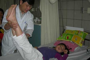 Hà Nội: Vào “mùa” viêm não vi rút